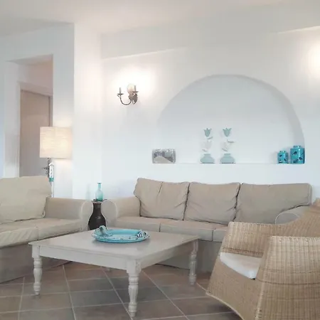 Four-bedroom Holiday In Glyfa