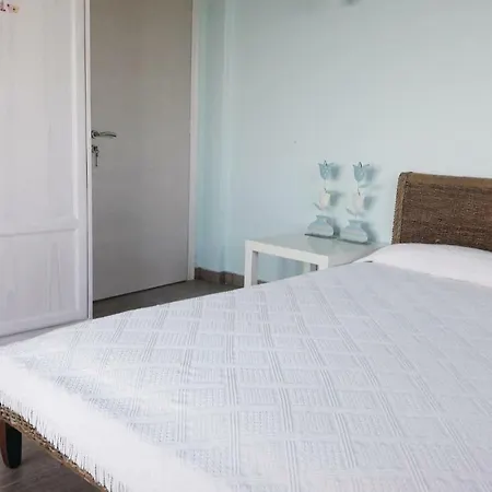 Four-bedroom Holiday In Glyfa شقة *