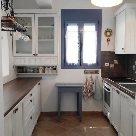 Four-bedroom Holiday In Glyfa شقة Glífa