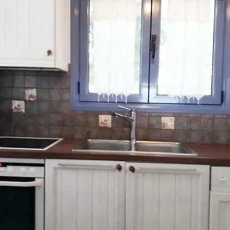 شقة Four-bedroom Holiday In Glyfa Glífa