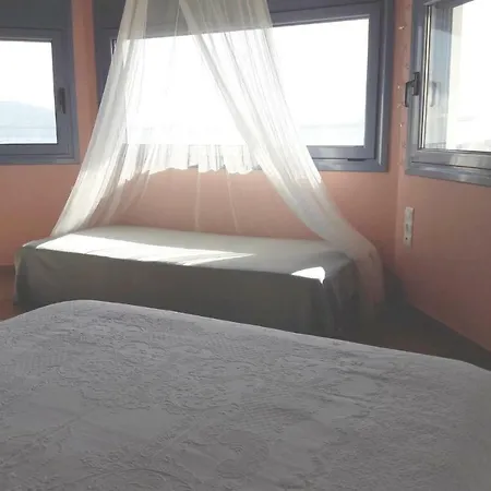 Four-bedroom Holiday In Glyfa شقة Glífa